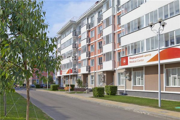 Корпус с медицинским центром в квартале — фото 1